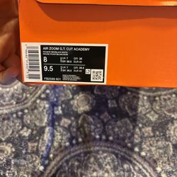 Nike Gt cut 3 big kids basketball shoe size 8