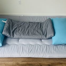 Giveaway Combo Deal- Japanese Mattress/pillows/ Comforter 