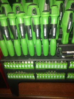 Brand New 113 pcs. Screwdriver set