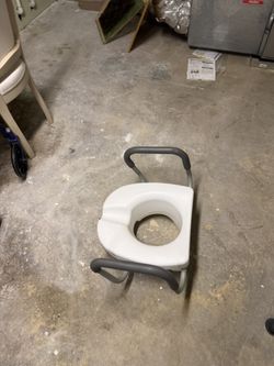 Elderly Or Disabled Toilet Seat With Handles