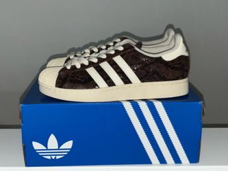 Adiads size 10