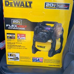 DEWALT FLEX-VOLT Advantage 20V MAX 2.5gal Cordless Air Compressor 