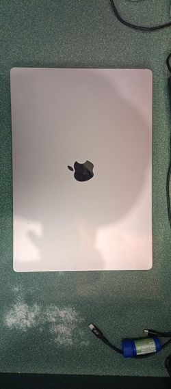 Macbook pro M1 16" , 16gb, 1TB storage