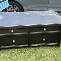 Coffee Table With Lots Of Storage