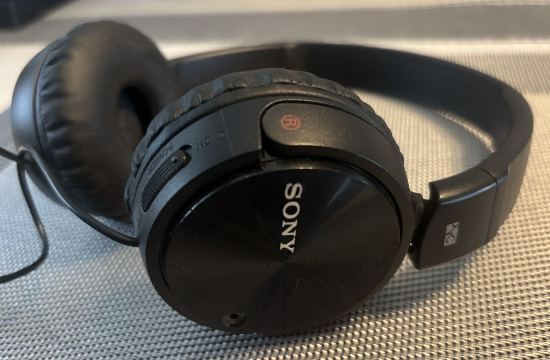 SONY Headphones 🎶 🎧 🔈 