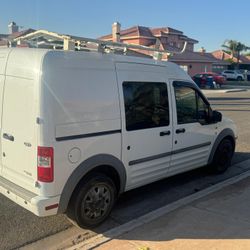 Ford Transit Connect XLT 2012 🚐 💵4200 144,425 millas – Corre muy bien 🔥 • Automática • Vidrios eléctricos • Aire acondicionado frío ❄️ • Motor y tr