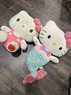Hello Kitty Sanrio Plushies