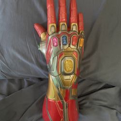 Iron Man Display Hand 