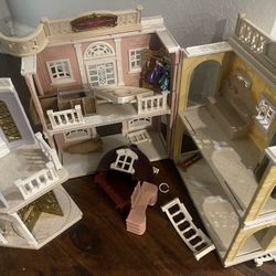 Free- Calico Critters Doll house 