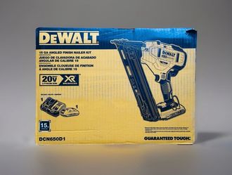 Dewalt 20V MAX XR Lithium-Ion Cordless 2-1/2 in. 15-Gauge Finish Nailer Kit