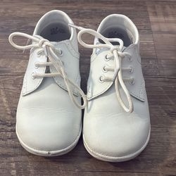 Toddler Boys Size 6 White Oxfords (Angel)