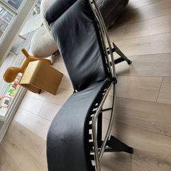 Reclining Chair 