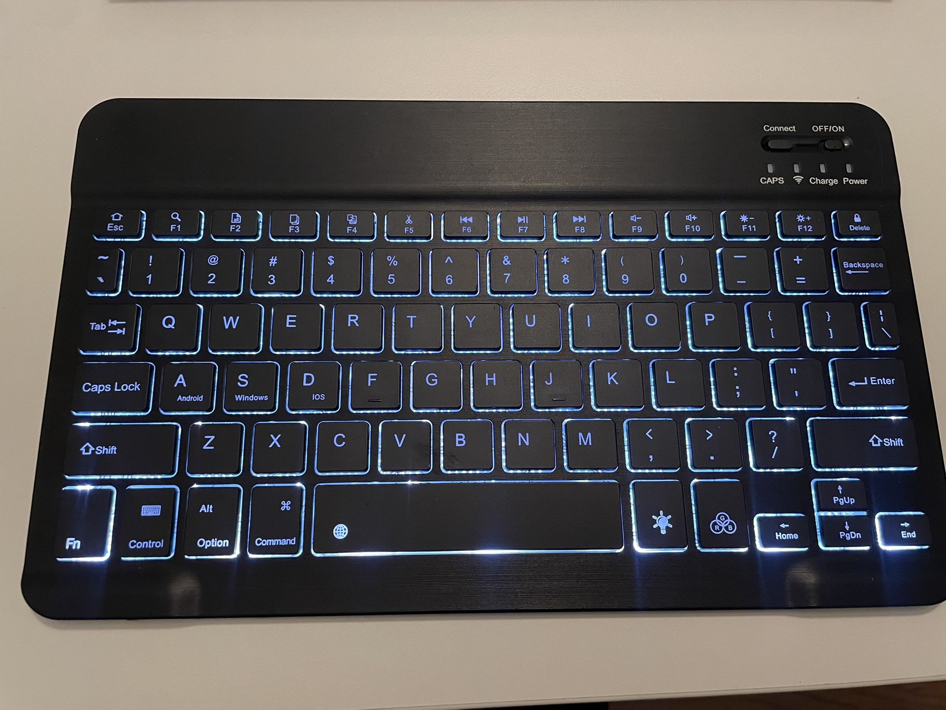 Bluetooth iPad Keyboard Case – Compatible with 9th generation