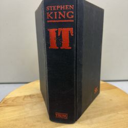 IT by Stephen King 1st Edition /1st Printing  No Dust Jacket   Very nice copy Fa