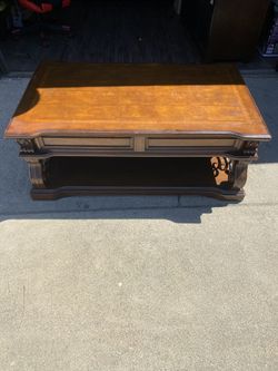 Coffee Table (PICK UP ONLY)
