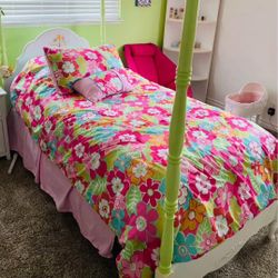 Pink Barbie Twin Size Comforter 
