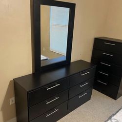 Dresser Whit Mirror And Chest - Cómoda Con Espejo Y Gavetero 