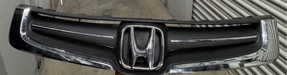 Acura TSX / JDM Honda Accord Front Grille – Chrome Trim – Clean Condition