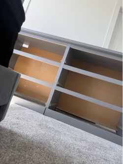 Used dresser with 6 drawers it’s taken apart bcus I just moved. Make me an offer. Delivery not available.