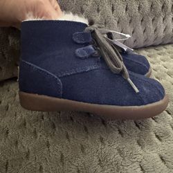 Uggs New Blue 6c $30