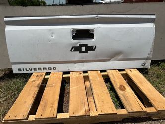 2014-2019 CHEVROLET SILVERADO GMC SIERRA TAILGATE OEM