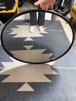 Round mirror