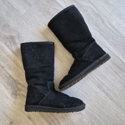 UGG Classic Tall Suede Zip Up Boots in Black