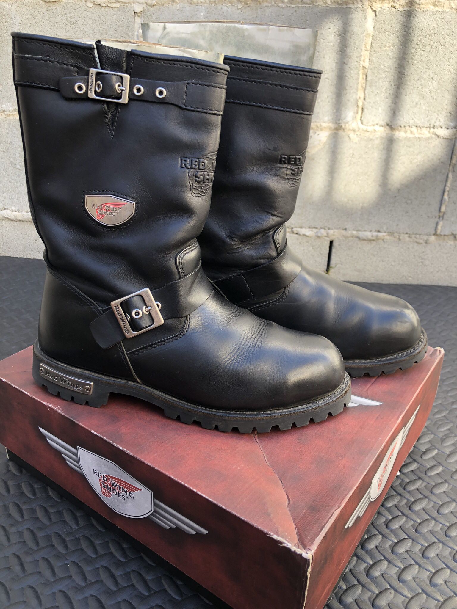 Red 988 Motorcycle Boots Mens Sz 10 In Condition. $100 for Sale in Los Angeles, CA - OfferUp