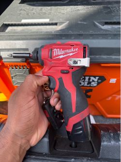 Milwaukee M12 Subcompact Impact Driver ( Tool Only)
