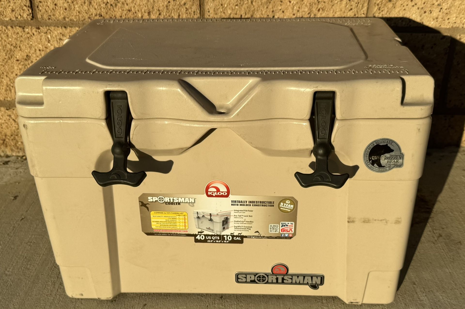 Igloo Sportsman  Cooler Yeti