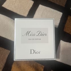 Miss Dior EAU DA PARFUM (100 ml)