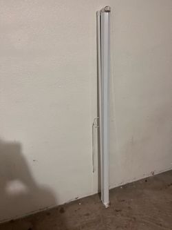 Projector screen