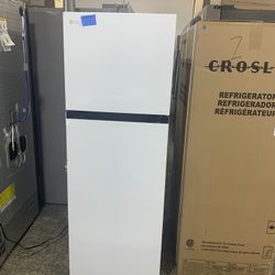 Refrigerator 9ct Feet, Great For Compact Units