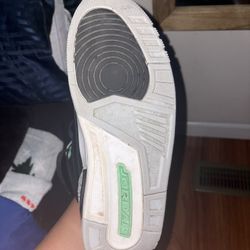 Jordan 3 Green Glow Size 9