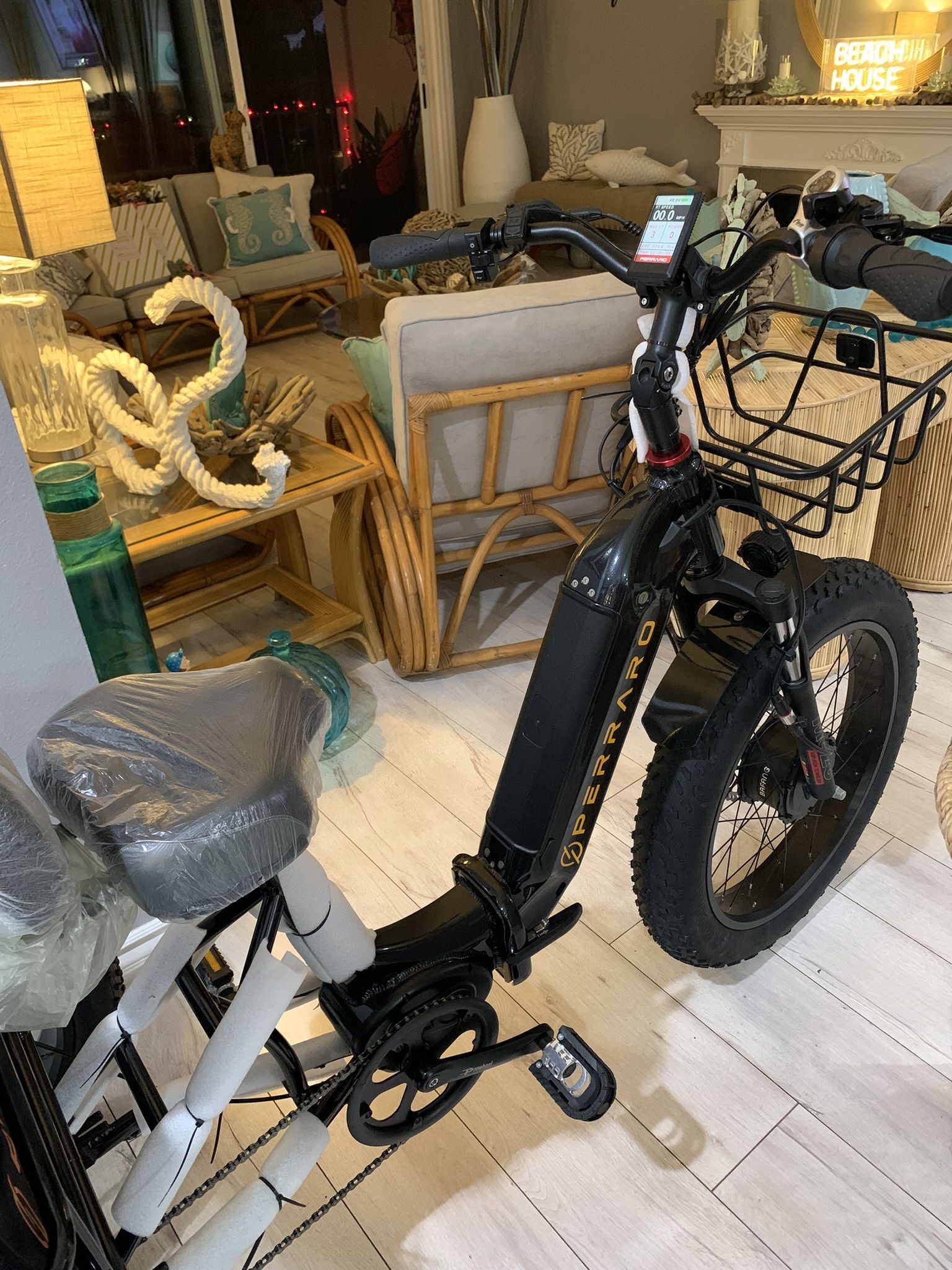 Perraro Panda Electric Trike 2150. New!!! for Sale in Newport Beach