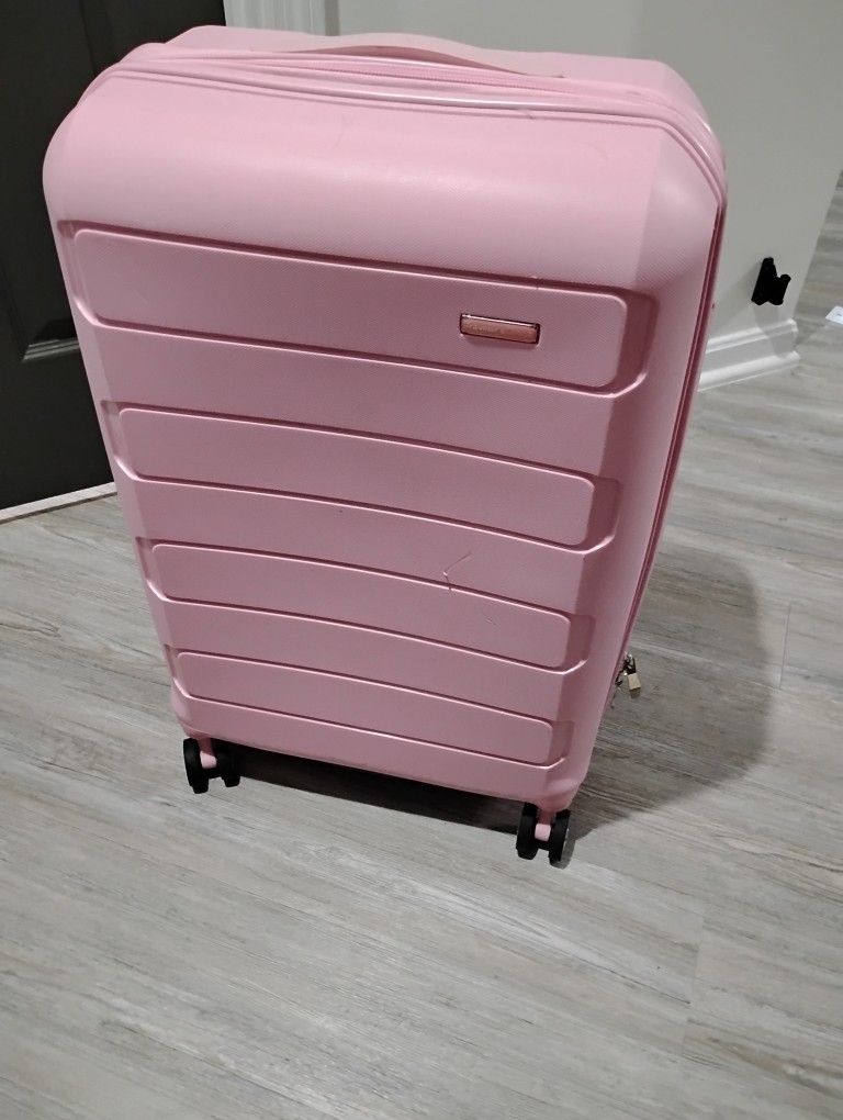 Used, Good Condition, Traveler's Choice Pagosa Indestructible Hardshell Expandable Spinner Luggage