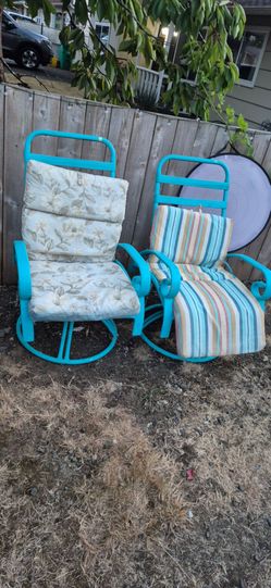2 patio chairs