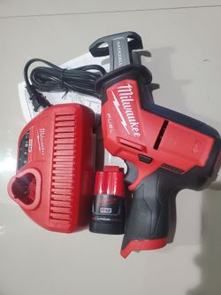 Milwaukee
M12 FUEL 12V Lithium-Ion Brushless Cordless HACKZALL 2.0 Battery And Charger.