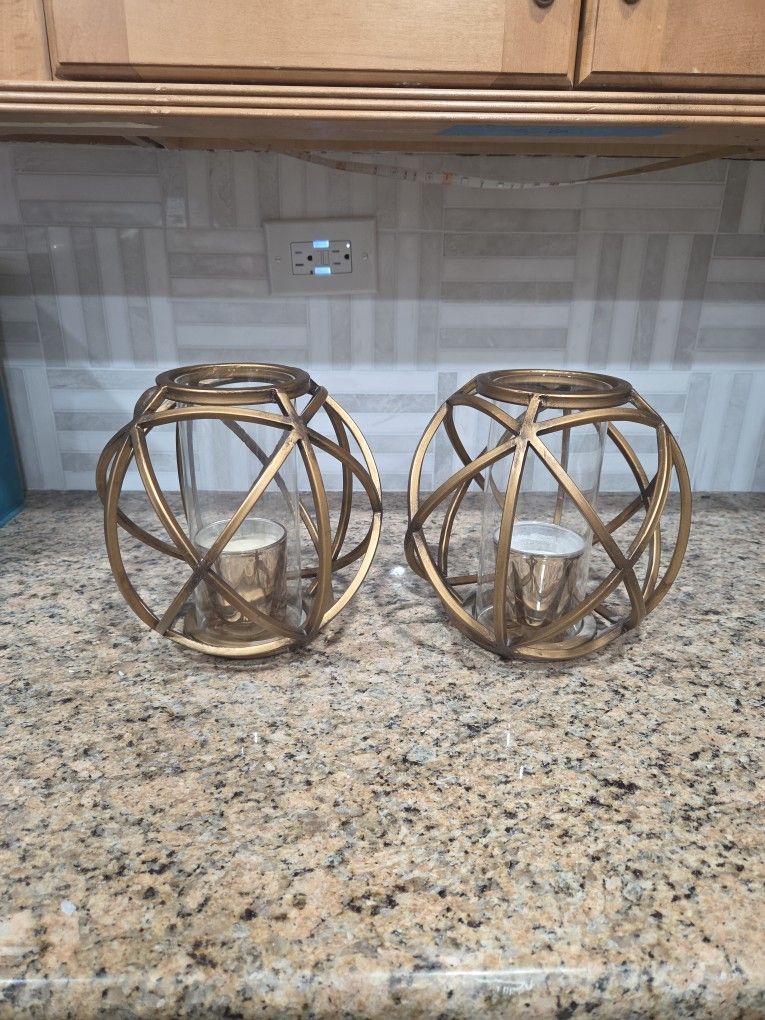 Mikasa Gold Metal Swirl Ball With Glass