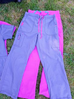 Carhartt nursing scrubs shirt and pants