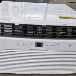 Frigidaire 12 000 Btu And Have 6000 Btu And 8 000 Btu Preowned Only 1 Yrs Old Pick Up Fall River Ma  ...make Offer Its Yours 