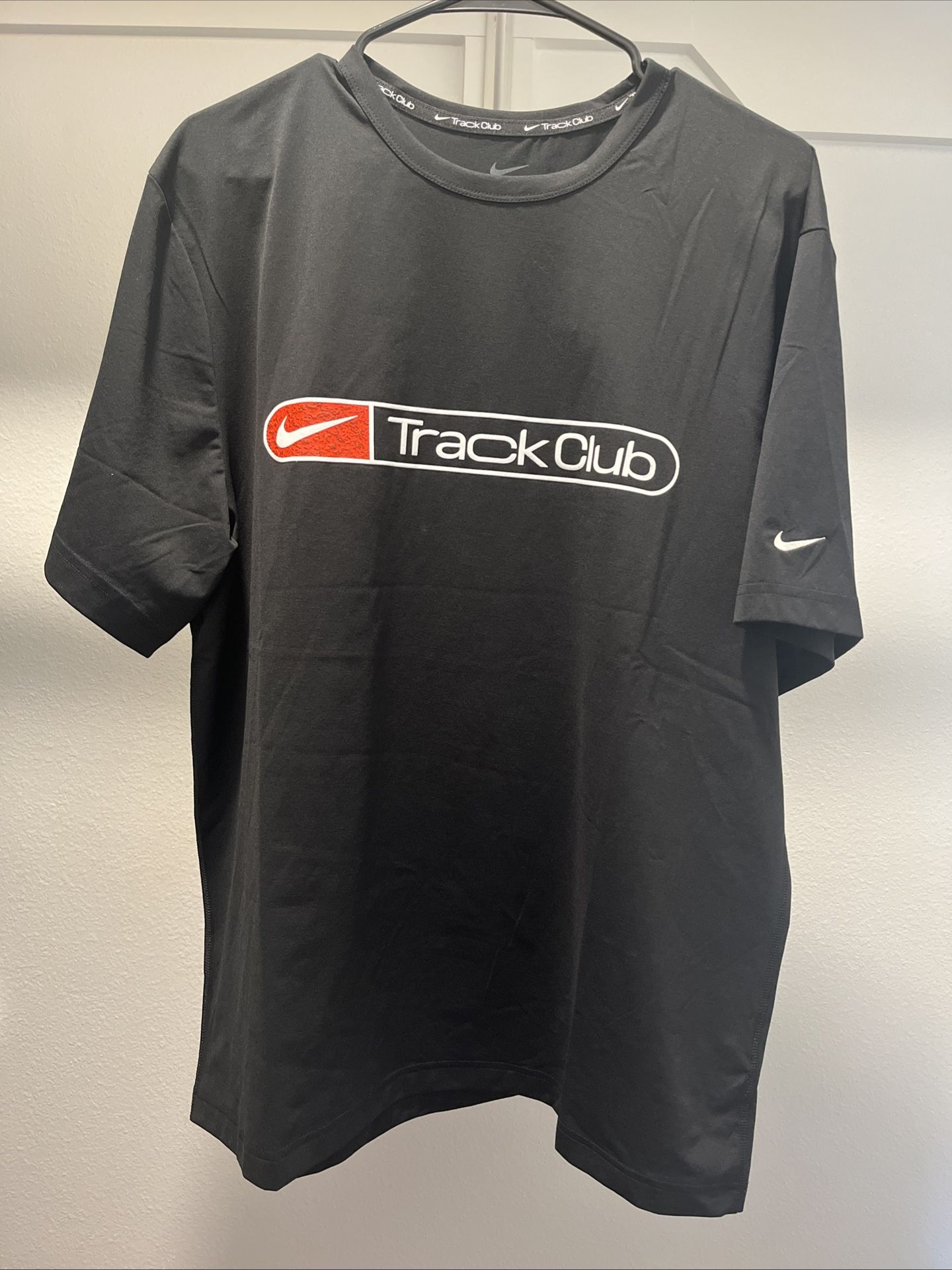 Nike Hyverse Track Club Dri-FIT UV Short-Sleeve Men's L Running Top FZ0290-010