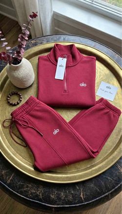 Alo Yoga Quarter-Zip Sweatsuit Set
