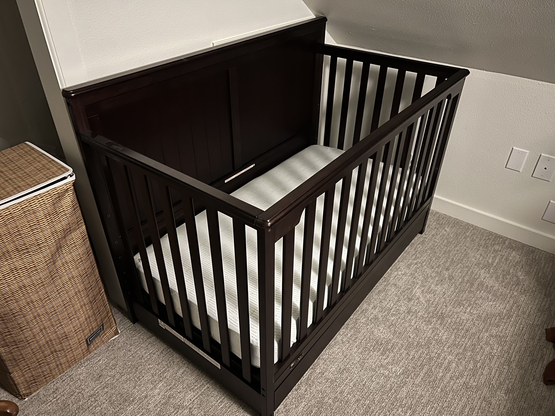 Convertible Baby Crib, Lightly Used