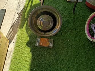 Bentley hub cap 1