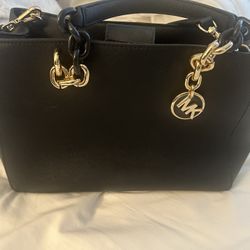 Michael Kors black Leather tote. 