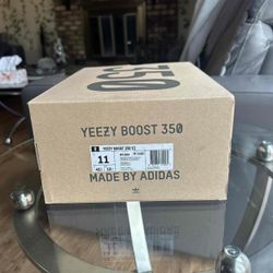 Adidas Yeezy Boost 350 V2 Oreo Size 11 Men's for Sale in Palos Park, IL - OfferUp Adidas Yeezy Boost 350 V2 Oreo Size 11 Men's for Sale in Palos Park, IL - OfferUp