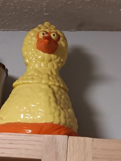 Cookie jars big bird is over 30 yrs old