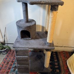 Cat Tower TRHEE