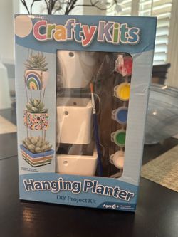 Crafty kits hanging planter DIY project Kit. Unopened, ages 6+, no holds
